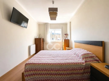 Apartamento T3 para Venda em Vila Nova de Famalicão e Calendário