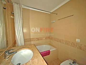 Apartamento T1 para Arrendamento em Funchal (Se)