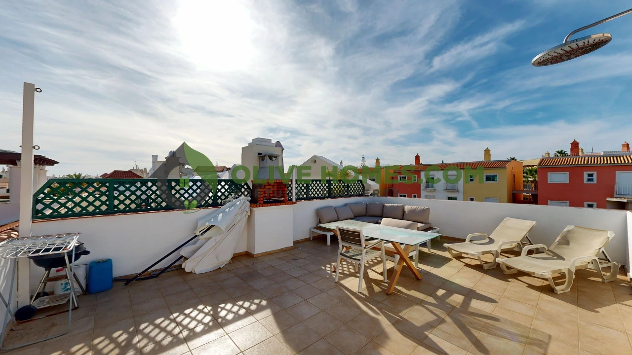 Apartamento T2 para Venda em Quarteira Foto 30