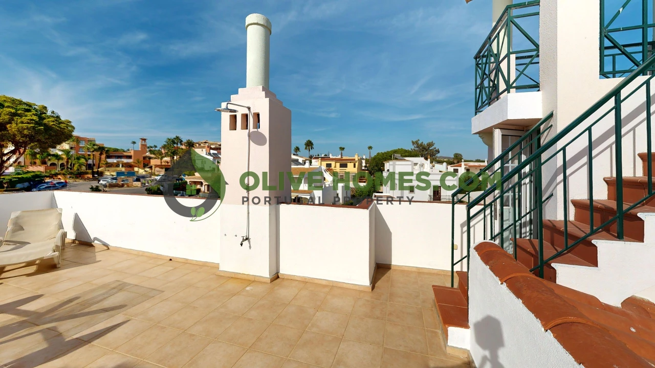 Apartamento T2 para Venda em Quarteira Foto 6
