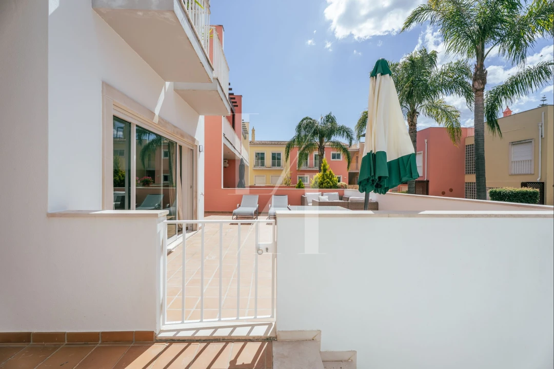 Apartamento para Venda em Quarteira Foto 21
