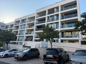 Apartamento T2 para Arrendamento em Carcavelos e Parede