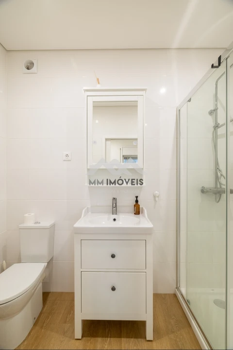 Apartamento T2 para Arrendamento em Aldoar, Foz do Douro e Nevogilde