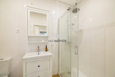 Apartamento T2 para Arrendamento em Aldoar, Foz do Douro e Nevogilde