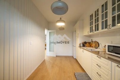 Apartamento T2 para Arrendamento em Aldoar, Foz do Douro e Nevogilde