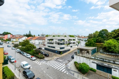 Apartamento T2 para Arrendamento em Aldoar, Foz do Douro e Nevogilde