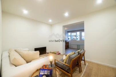 Apartamento T2 para Arrendamento em Aldoar, Foz do Douro e Nevogilde