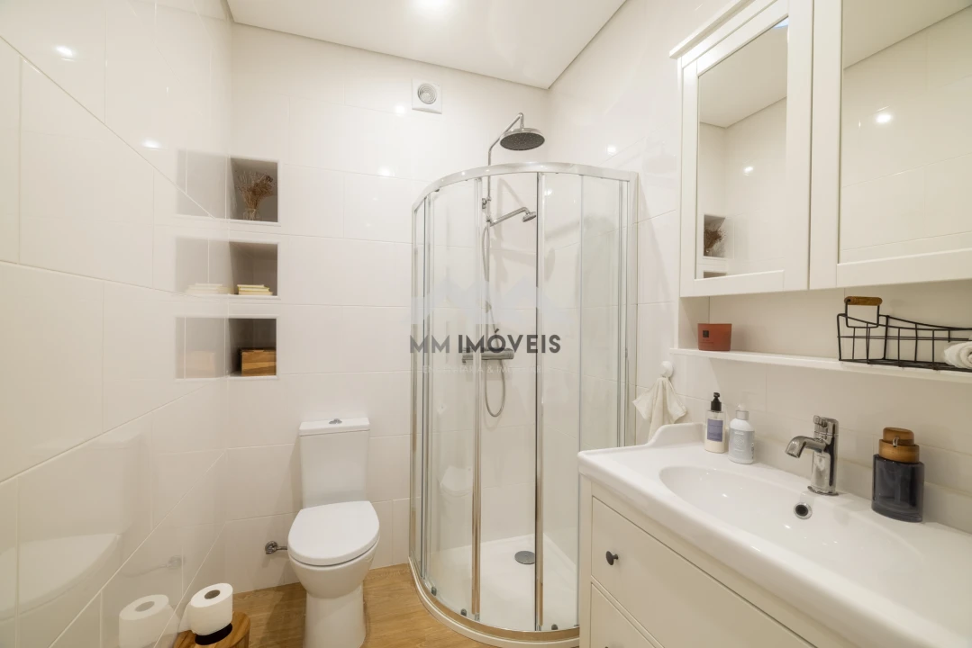 Apartamento T2 para Arrendamento em Aldoar, Foz do Douro e Nevogilde Foto 31