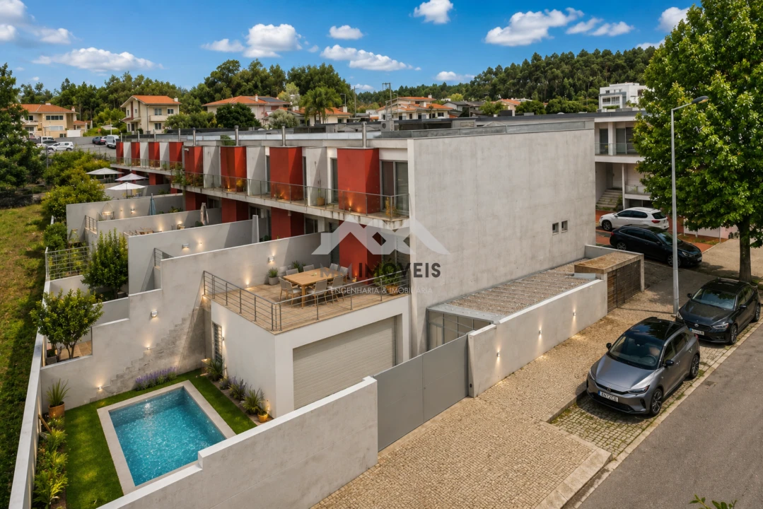 Moradia T5 para Venda em Nogueira e Silva Escura Foto 2