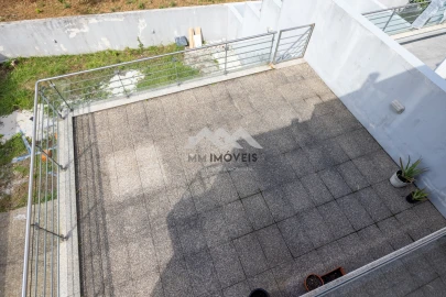 Moradia T5 para Venda em Nogueira e Silva Escura