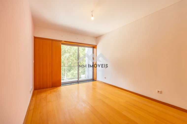 Moradia T5 para Venda em Nogueira e Silva Escura Foto 32