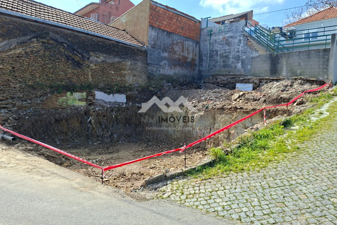 Terreno para Venda em Fânzeres e São Pedro da Cova Foto 7