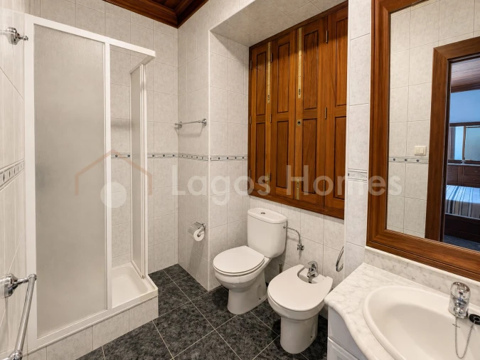 Moradia T5 para Venda em Cambres Foto 11
