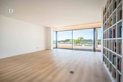 Moradia T5 para Venda em Albufeira e Olhos de Água
