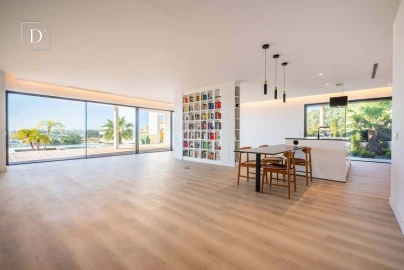 Moradia T5 para Venda em Albufeira e Olhos de Água