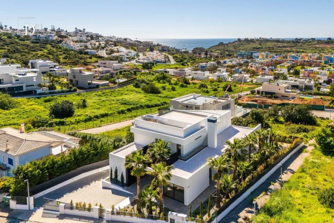 Moradia T5 para Venda em Albufeira e Olhos de Água Foto 2