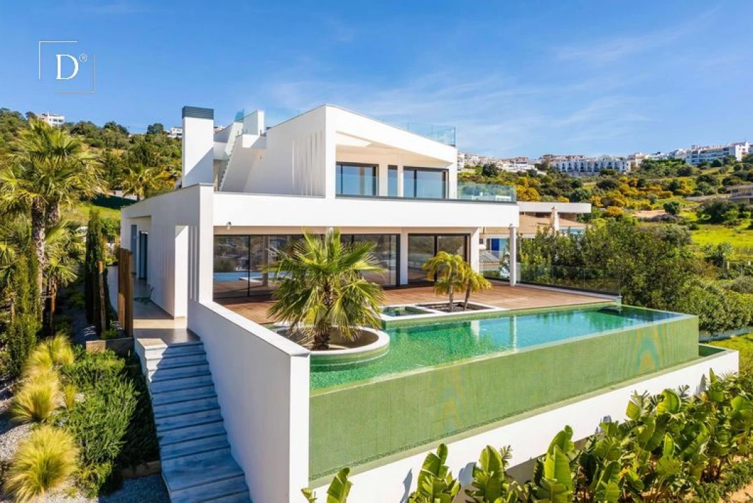 Moradia T5 para Venda em Albufeira e Olhos de Água Foto 1