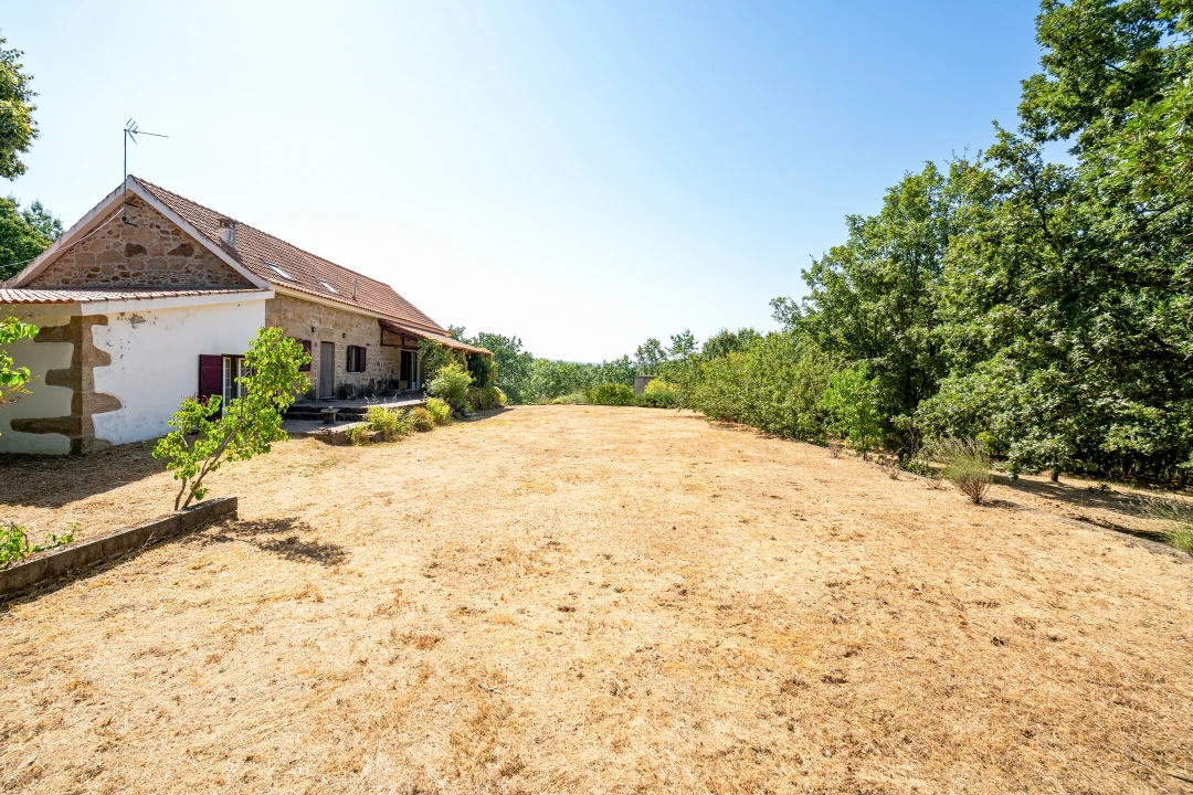 Quinta T4 para Venda em Sabugal e Aldeia de Santo António Foto 44