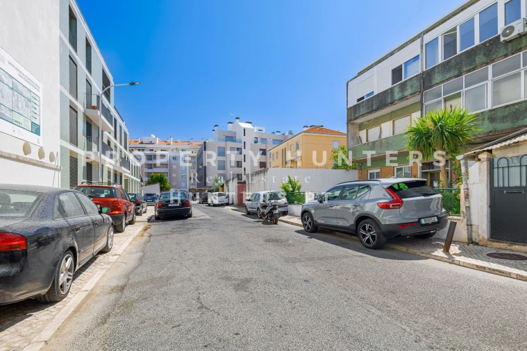 Apartamento T2 para Venda em Algés, Linda-A-Velha e Cruz Quebrada-Dafundo Foto 2