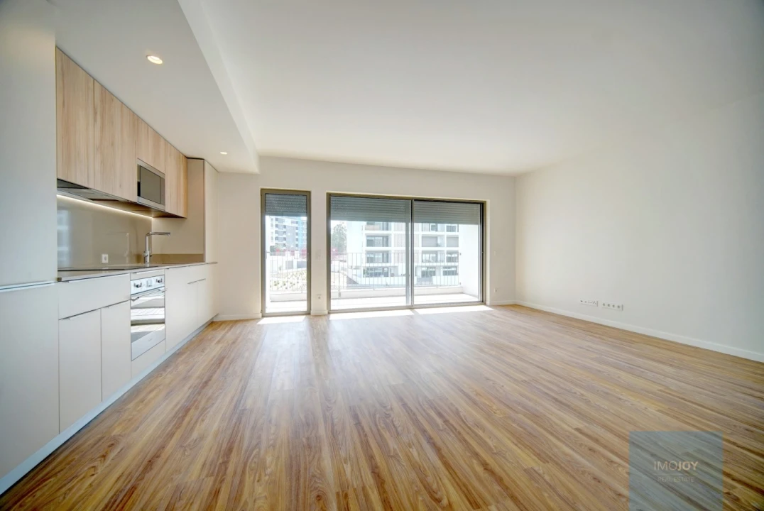 Apartamento T2 para Arrendamento em Santo António dos Cavaleiros e Frielas Foto 3