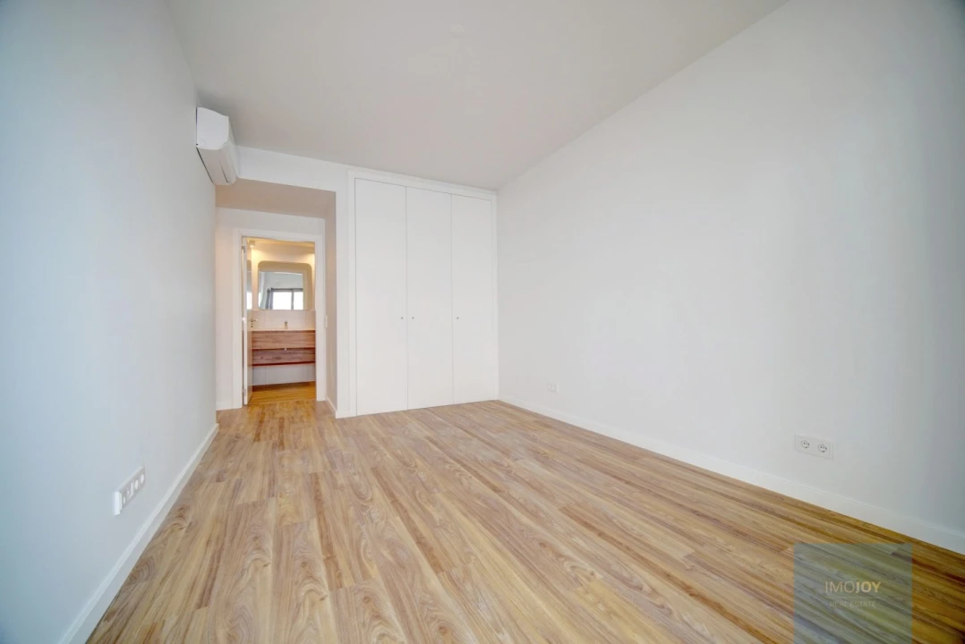 Apartamento T2 para Arrendamento em Santo António dos Cavaleiros e Frielas Foto 8