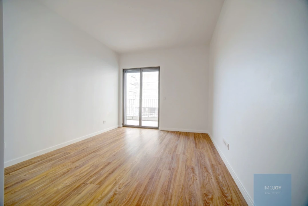 Apartamento T2 para Arrendamento em Santo António dos Cavaleiros e Frielas Foto 12
