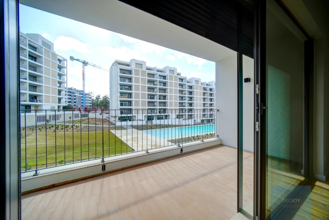 Apartamento T2 para Arrendamento em Santo António dos Cavaleiros e Frielas Foto 17