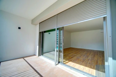 Apartamento T2 para Arrendamento em Santo António dos Cavaleiros e Frielas