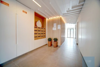Apartamento T2 para Arrendamento em Santo António dos Cavaleiros e Frielas