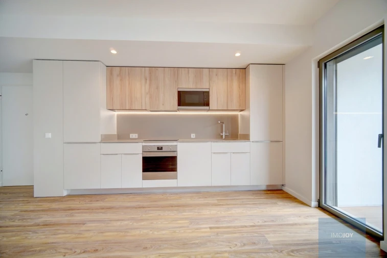 Apartamento T2 para Arrendamento em Santo António dos Cavaleiros e Frielas Foto 4