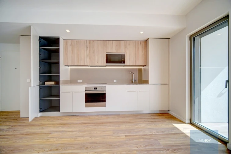 Apartamento T2 para Arrendamento em Santo António dos Cavaleiros e Frielas Foto 6