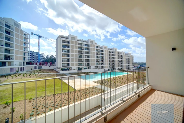 Apartamento T2 para Arrendamento em Santo António dos Cavaleiros e Frielas Foto 18
