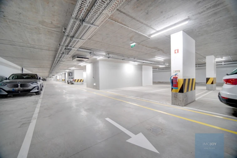 Apartamento T2 para Arrendamento em Santo António dos Cavaleiros e Frielas Foto 25