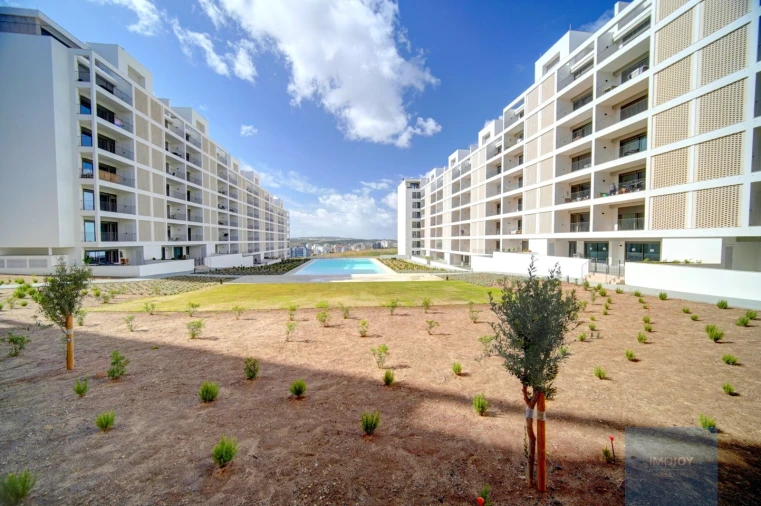 Apartamento T2 para Arrendamento em Santo António dos Cavaleiros e Frielas Foto 27