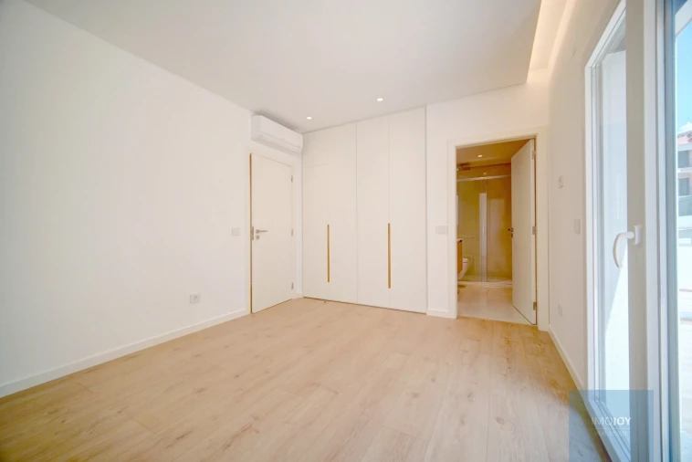 Apartamento T3 para Venda em Carcavelos e Parede Foto 12