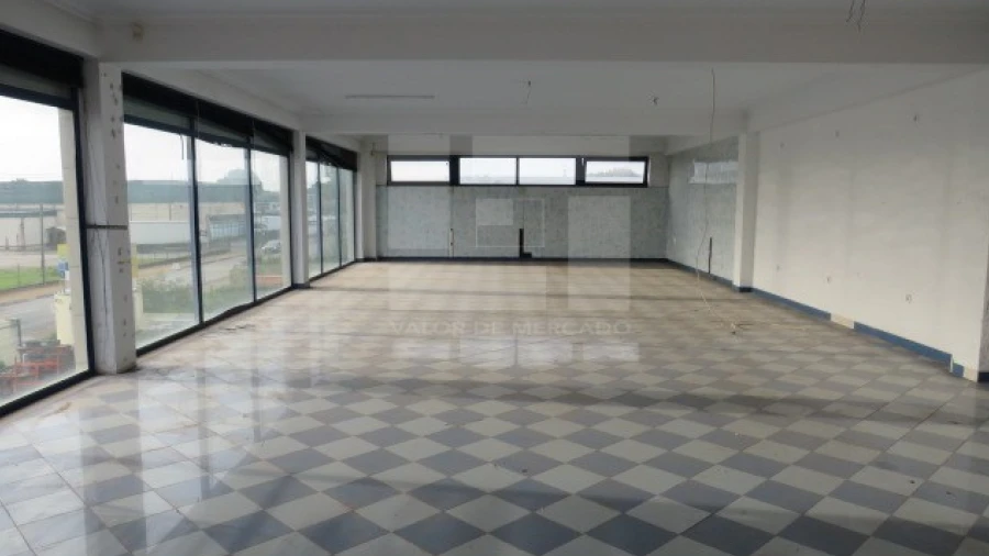 Armazém para Venda em Quinta do Anjo