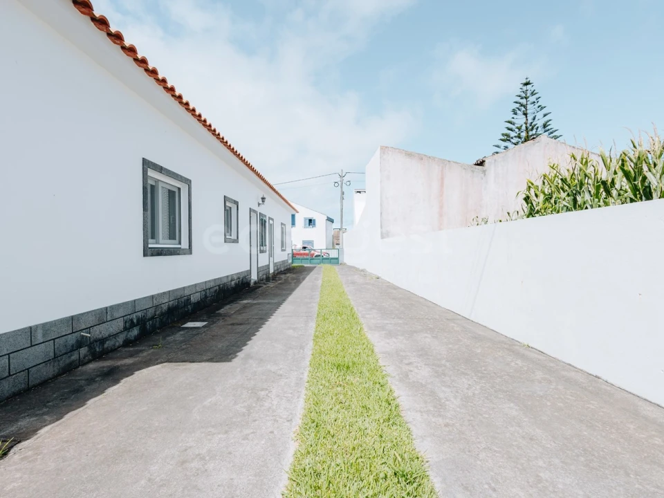 Moradia T4 para Venda em Mosteiros Foto 12