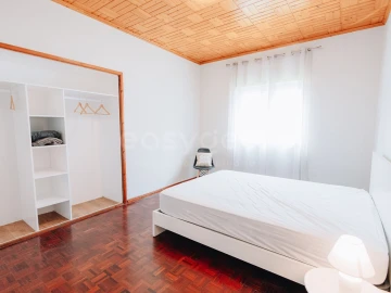 Moradia T4 para Venda em Mosteiros