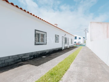 Moradia T4 para Venda em Mosteiros