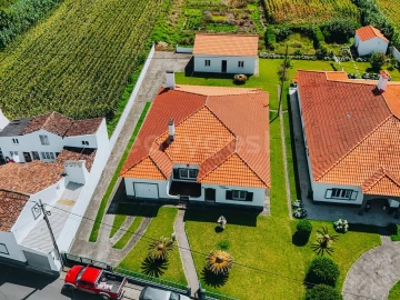 Moradia T4 para Venda em Mosteiros