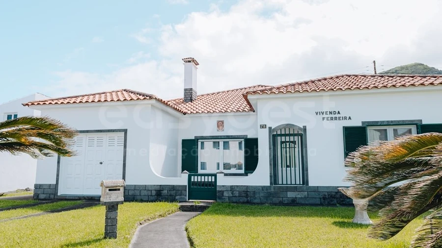 Moradia T4 para Venda em Mosteiros