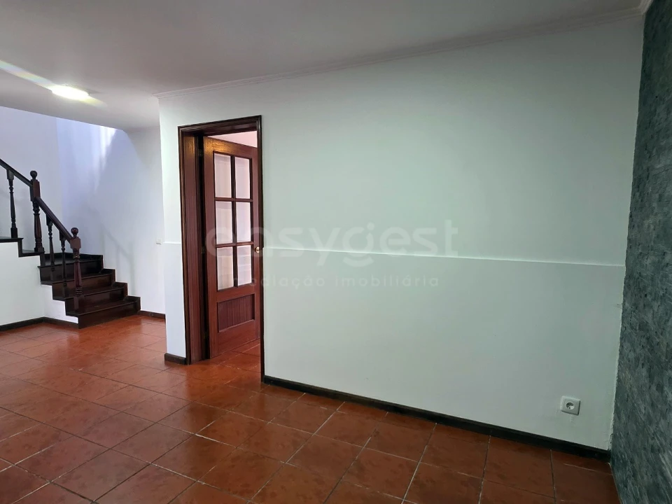Moradia T3 para Venda em Fajã de Baixo Foto 13