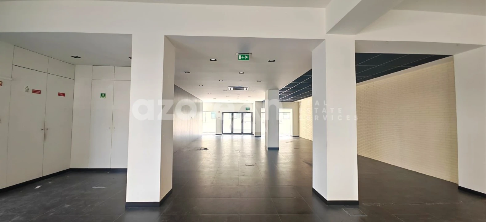 Loja para Arrendamento em Ponta Delgada (São Pedro) Foto 6
