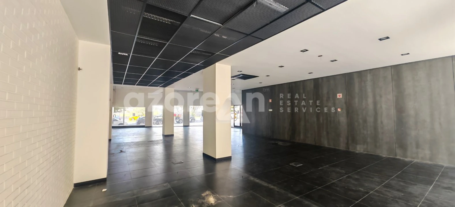Loja para Arrendamento em Ponta Delgada (São Pedro) Foto 13