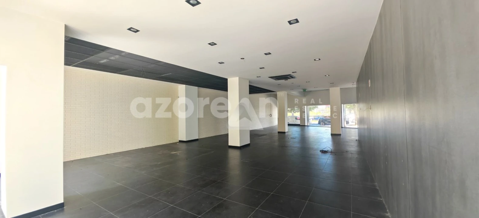 Loja para Arrendamento em Ponta Delgada (São Pedro) Foto 16