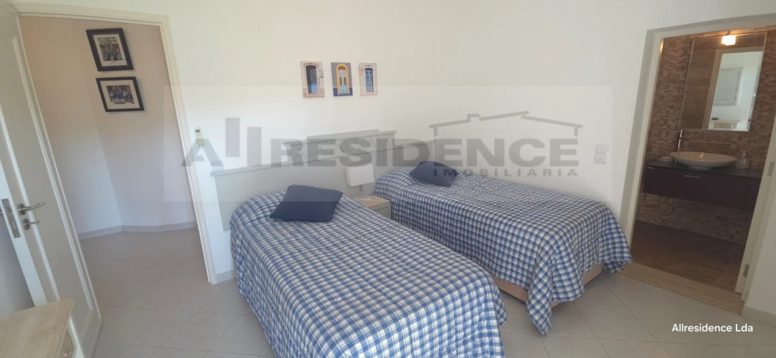 Moradia T3 para Venda em Albufeira e Olhos de Água Foto 19