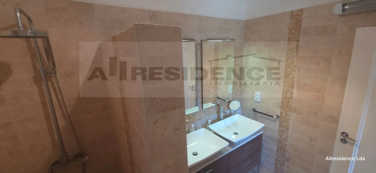 Moradia T3 para Venda em Albufeira e Olhos de Água Foto 25