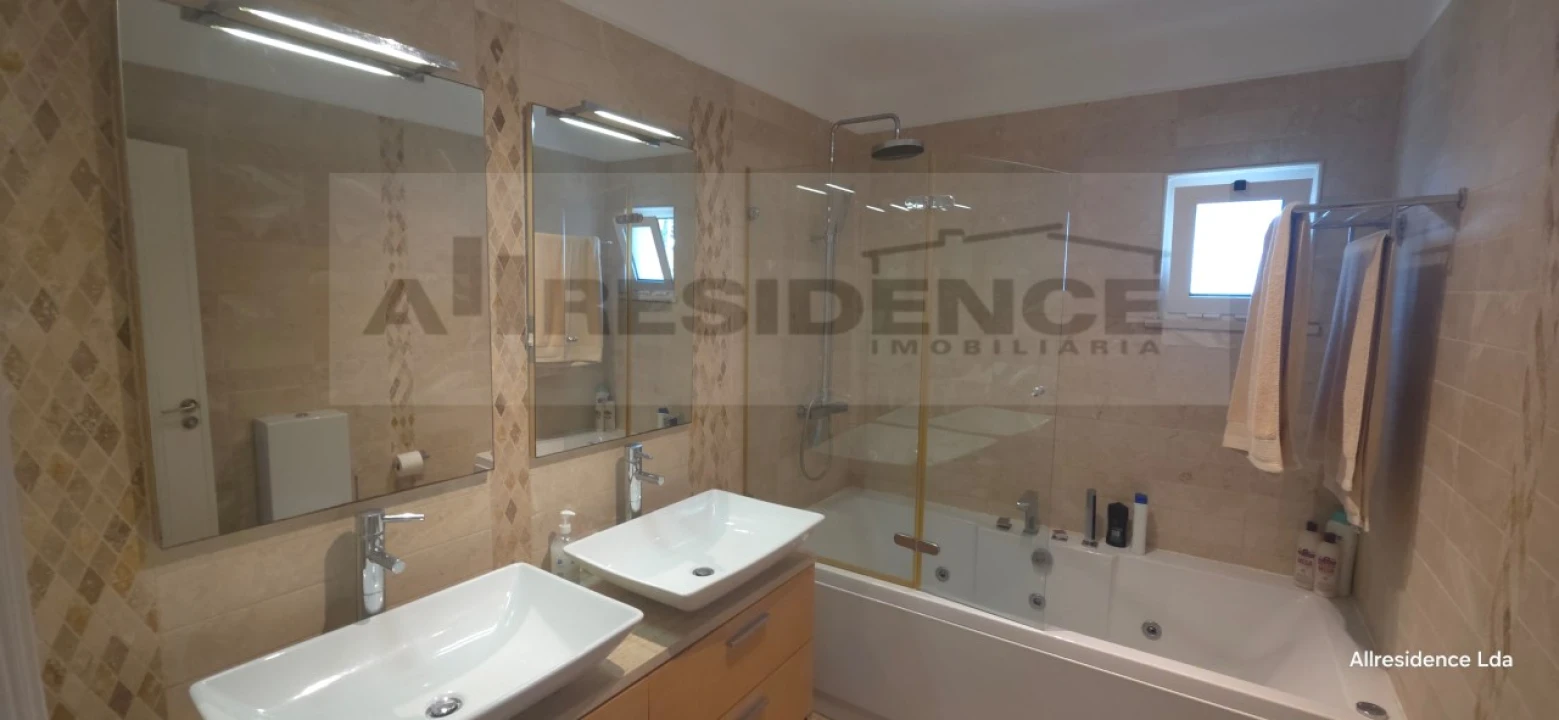 Moradia T3 para Venda em Albufeira e Olhos de Água Foto 29