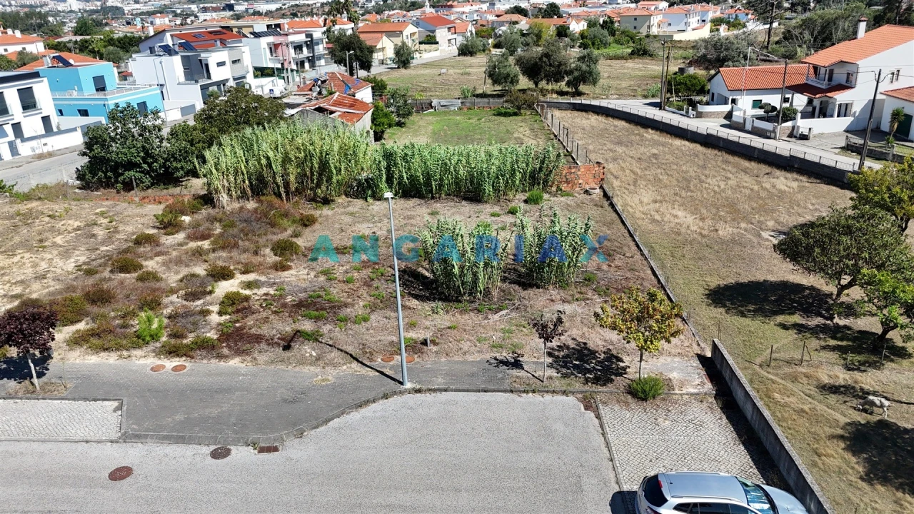 Terreno para Venda em Parceiros e Azoia Foto 2
