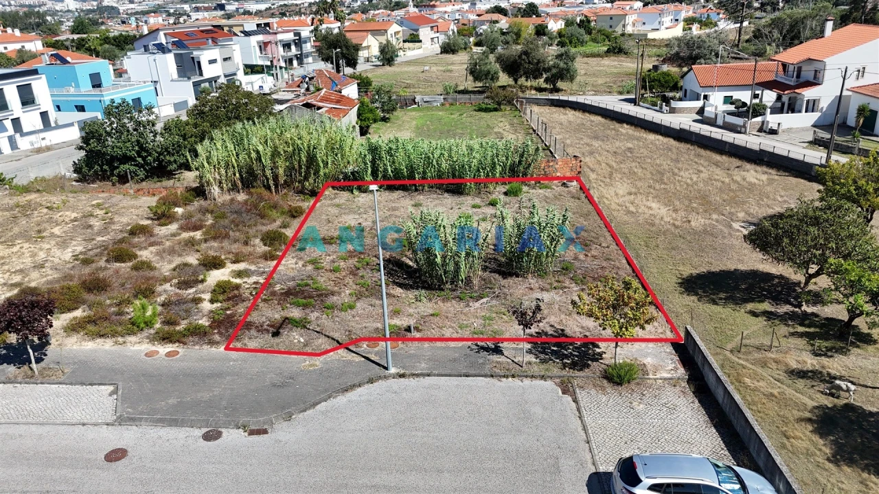 Terreno para Venda em Parceiros e Azoia Foto 3